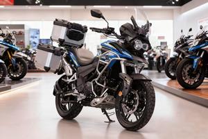 ใช้รถ RX3S 400 รุ่น Travel Edition |   มอเตอร์ไซค์แอดเวนเจอร์แบบสองสูบ ระบายความร้อนด้วยน้ำ พร้อมระบบ ABS - Product Image 3