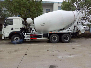 Bétonnière <span class=keywords><strong>mont</strong></span>ée sur camion de haute qualité XS414 8*4 14m³ avec prix d'usine pour l'ingénierie routière et ponteuse - Product Image 4