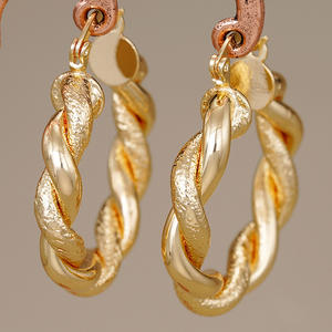 Pendientes de Aro Dorados E4425, Diseño Clásico Trenzado, Unisex, para Uso Diario, Joyería Fina - Product Image 3