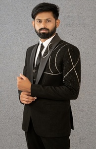 Lujoso traje de chaqueta para hombre con chaleco coordinado y pantalones formales hechos para celebraciones, festivales y fiestas de compromiso - Product Image 2