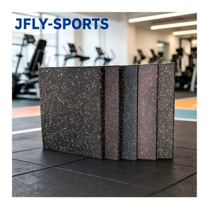 Les dalles de sol en caoutchouc à bonne élasticité offrent une protection des articulations pour les athlètes lors de l'entraînement de fitness à haute intensité. - Product Image 1