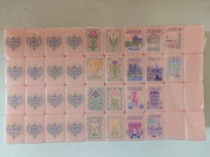 Jeu de Mahjong Américain de Luxe <span class=keywords><strong>Letao</strong></span> Portable et Écologique en Acrylique Rose pour 4 Joueurs avec Support de Table pour Divertissement à Domicile - Product Image 6