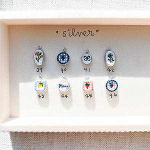 Juego <span class=keywords><strong>de</strong></span> Collar y Pulsera <span class=keywords><strong>con</strong></span> Dijes <span class=keywords><strong>de</strong></span> Latón <span class=keywords><strong>con</strong></span> Baño <span class=keywords><strong>de</strong></span> Oro <span class=keywords><strong>de</strong></span> 18K, Diseño <span class=keywords><strong>de</strong></span> <span class=keywords><strong>Flores</strong></span> <span class=keywords><strong>de</strong></span> Primavera y Frutas <span class=keywords><strong>con</strong></span> Esmalte y Estampado <span class=keywords><strong>de</strong></span> Gota <span class=keywords><strong>de</strong></span> Aceite para Mujer - Product Image 5