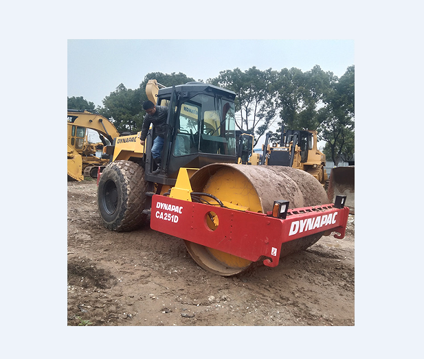 Dynapac Vibratory Roller - High Efficiency & Diesel Engine