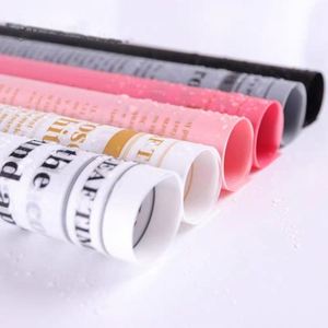 Papier d'emballage pour fleurs en film plastique semi-transparent de nouvelle conception avec impression intégrale de lettres d'amour - Product Image 3
