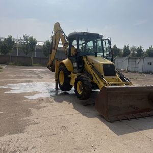 Chargeuse-pelleteuse d'occasion fabriquée en Italie LB95B-4PT Jcb 4cx 3cx Chargeuse-pelleteuse LB95B B95 966H CLG856H ZL50 - Product Image 2