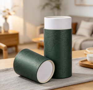 Tube en papier vert foncé gaufré à motif floral, écologique et recyclable, avec couvercle supérieur et inférieur, structure cylindrique en papier épais et rigide. - Product Image 6