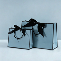 Sac en papier écologique personnalisé avec estampage à chaud or/argent, poignée à cordon, taille personnalisable pour cadeaux de luxe, chaussures
