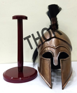 Armadura Corinthian Medieval, casco negro con acabado de cobre, soporte de madera negro, Armadura - Product Image 5
