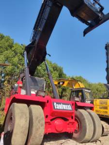 Apilador usado Kalmar Fantuzzi 45 Ton Reach Buen estado DRD450 DRF450 DRT450 Apilador de contenedores - Product Image 2