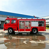 Nouveau camion-citerne à mousse de sauvetage 8000L, camion de pompiers à eau et mousse combinées, lutte contre l'incendie avec moteur Cummins 210HP, cabine Dongfeng D913