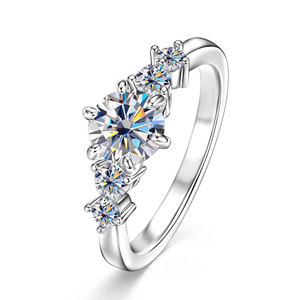 Anel de Moissanite Certificado GRA 1 Quilate, Anel de Platina de Alta Qualidade Personalizado por Atacado. - Product Image 1