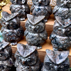 Sculpture d'hibou en yooperlite naturelle de haute qualité, artisanat en cristal en gros, pour décoration et cadeau - Product Image 3