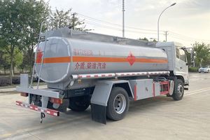 Nuevo Precio Bajo, Camión Cisterna CSC HOWO 4X2, 9 Metros Cúbicos, 165HP, Transmisión Manual de 8 Velocidades, Transporte de Líquidos Inflamables - Product Image 4