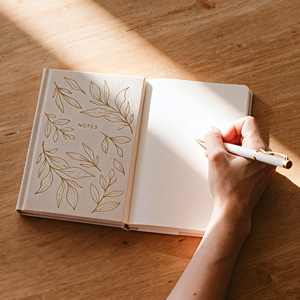 Cuaderno <span class=keywords><strong>de</strong></span> Tapa Dura con Hojas Doradas, Tela y Grabado en Relieve, con Encuadernación Cosida para Escribir - Product Image 2