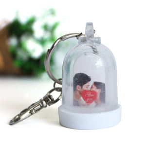 Personalizado DIY imagen insertar marco de fotos de plástico Bola de agua llavero pendamt recuerdo regalo mini pequeño <span class=keywords><strong>gobe</strong></span> de nieve - Product Image 1