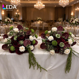 Arreglo Floral de Rosas Borgoña Artificiales LEDA con Amaranto Colgante, Centro de Mesa para Bodas, Eventos y Fiestas - Product Image 2