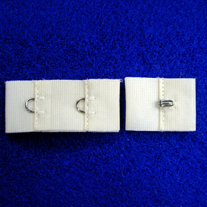 DK-396 Gancho y Barra de 3/4 Pulgadas |   Cierre de Gancho y Ojo Blanco para Sujetador con Herrajes de Acero Inoxidable para Accesorios de Lencería - Product Image 1