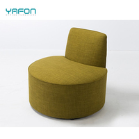 Chaise de canapé simple en cuir PU de couleur personnalisée chaise de salon bouffante de loisirs avec rembourrage en mousse pour chambre à coucher hôtel ou appartement