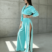 Ensemble décontracté pour femme : Sweat-shirt court Aqua personnalisé à demi-zip, pantalon large fendu sur le côté, boutons-pression, coupe décontractée