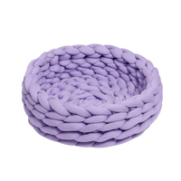 100% acrylique tricot confortable coton tressé à la main couverture pour animaux de compagnie gros tricoté rempli Tube fil teint ignifuge animaux de compagnie