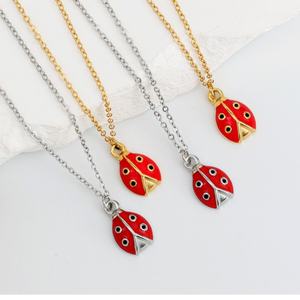 Collier Pendentif Goutte d'Huile en Forme de Scarabée de Dessin Animé Personnalisé, Chaîne de Clavicule en Acier Inoxydable Doré, Polyvalent et Tendance - Product Image 5