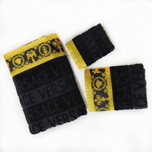 Juego de Toallas de Lujo con Estampado Dorado Barroco - Juego de 3 Toallas de Baño de Algodón, Toalla Facial y Toalla de Manos con Patrón Versátil, Térmicas y Transpirables - Product Image 3