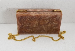 กระเป๋าคลัทช์สุดหรูทำจากเรซินหลากสีสำหรับใช้ในชีวิตประจำวันและงานเลี้ยงวันเกิด - Product Image 3