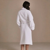 Peignoir en tissu éponge de coton avec passepoil, peignoir de spa blanc doux à col châle pour femme, peignoir de luxe pour hôtel, vente en gros