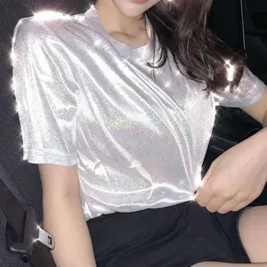 Yeni yaz Retro tarzı parlak ipek kadın Tee üstleri parlak gevşek kısa kollu T gömlek seksi kulübü estetik Harajuku kadın tshirt