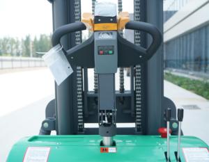 Reach <span class=keywords><strong>Stacker</strong></span> Elektrik Lithium-Ion Anti-Tipping dengan Penyangga Samping Hidrolik, Tiang Triplex 4.5m, Radius Putar Kecil, dan Operasi Senyap - Product Image 4