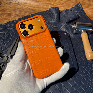 Étui de téléphone en cuir de crocodile véritable avec logo personnalisé, coque de protection en peau de <span class=keywords><strong>croco</strong></span> personnalisée pour iPhone 15 16 17 Pro Max - Product Image 5