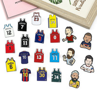 En gros, ensemble de broches de sport en émail souple et badges à revers personnalisés avec logo de maillot de basketball et de football, pour les fans