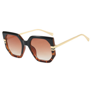 Kedun Square Large Frame UV400 Sunglasses 2025 New Fashion <b>Sunscreen</b> Trendy Personalized High-end Women - Product Image 5