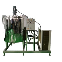 Réservoir de mélange de jus de refroidissement entièrement en acier inoxydable 300/500 litres pour l'eau de carbonatation et les boissons gazeuses avec moteur comme composant de base