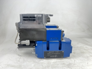 Válvula Hidráulica Proporcional 4WRLE 4WRLE35W1100SJ-3X/G24K0/A1M con Retroalimentación de Posición Eléctrica Bosch 4WRLE 4WRLE Propo - Product Image 6