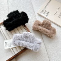 Flauschige Haarklammer für Damen, große Plüsch-Haarspange aus Kunststoff für dickes Haar, Winter-Haarpflege