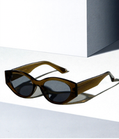 Vente en gros de lunettes de soleil unisexes carrées de haute qualité TR90 avec protection UV400, logo féminin, monture intégrale, style œil de chat, personnalisables