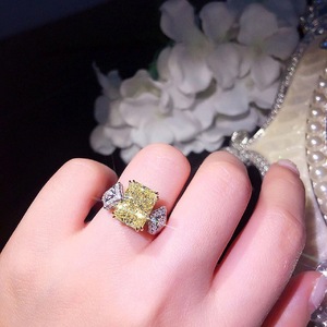 Anello Statement a Forma Quadrata, Design Classico, Anello da Dito per Donne - Product Image 4