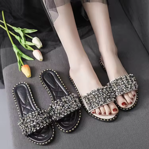 Nouvelles pantoufles de luxe 2025 à paillettes diamantées, chaussures de créateur pour femmes, vente en gros, pantoufles plates pour femmes et hommes - Product Image 1