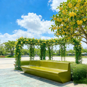 Chaise de jardin durable avec lierre artificiel pour usage commercial extérieur - Écologique et facile à nettoyer - Chaise d'attente pour écoles et parcs - Product Image 1