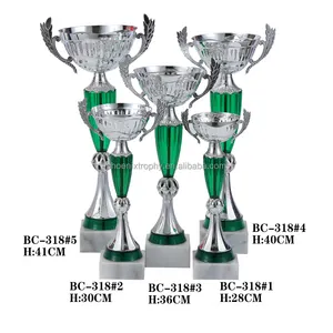 Best Verkopende Fabriek Gepersonaliseerde Custom Design Voetbal Trofee Prijs Beker Winnaar Trofee Beker