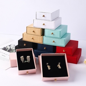 Grosir kotak laci cincin anting kalung Kraft kertas geser kotak kemasan perhiasan dengan gagang terpaku - Product Image 3