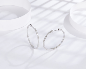 Boucles d'oreilles clous en moissanite GRA de 1,2 mm en argent sterling plaqué or rose, serties griffes, prêtes à l'expédition - Product Image 4