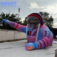 Fête de musique publicitaire décorant un astronaute coloré gonflable, grand ballon gonflable Spaceman