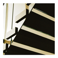 Supports et kits modernes pour marches d'escalier flottantes, pour appartements et villas, construction acier-bois avec garde-corps en verre - Escaliers intérieurs