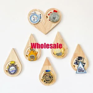 Colgador de Medallas de Madera al por Mayor para Deportes, Maratón, Natación, Fútbol, Atletismo - Soporte Exhibidor de Medallas - Product Image 1