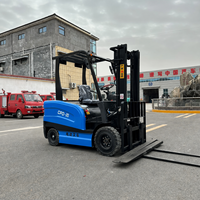Chariot élévateur électrique de 2 tonnes pour la manutention des palettes, le transport en entrepôt, le déplacement efficace des matériaux en intérieur