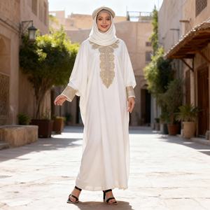 Vestido Abaya Casual de Alta Calidad, Moderno y Modesto, con Estampado Metálico en Caliente, para Mujeres Musulmanas - Product Image 4