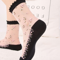 2023 printemps et été fabricant femmes verre bas coton mince cristal femme mode Transparent chaussettes en gros